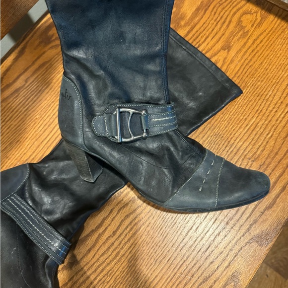 Pull on heeled Boots - Picture 3 of 5